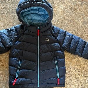 LL Bean Toddlers' Ultralight 650 Down Jacket size 3t